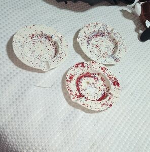 CERAMIC NWOT SPECKLED ROUND HOMEMADE ASHTRAYS. SET OF 3